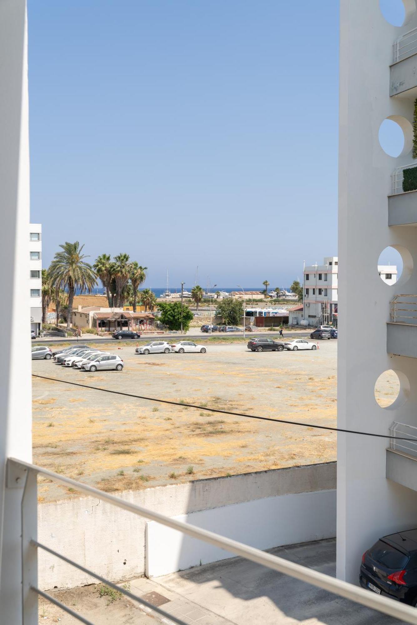 Blue Dawn Center Flat Apartamento Larnaca Exterior foto
