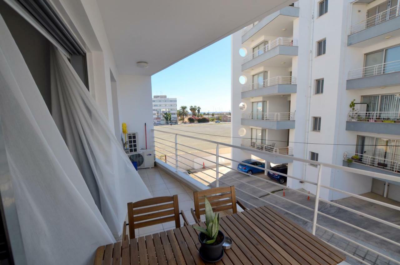 Blue Dawn Center Flat Apartamento Larnaca Exterior foto